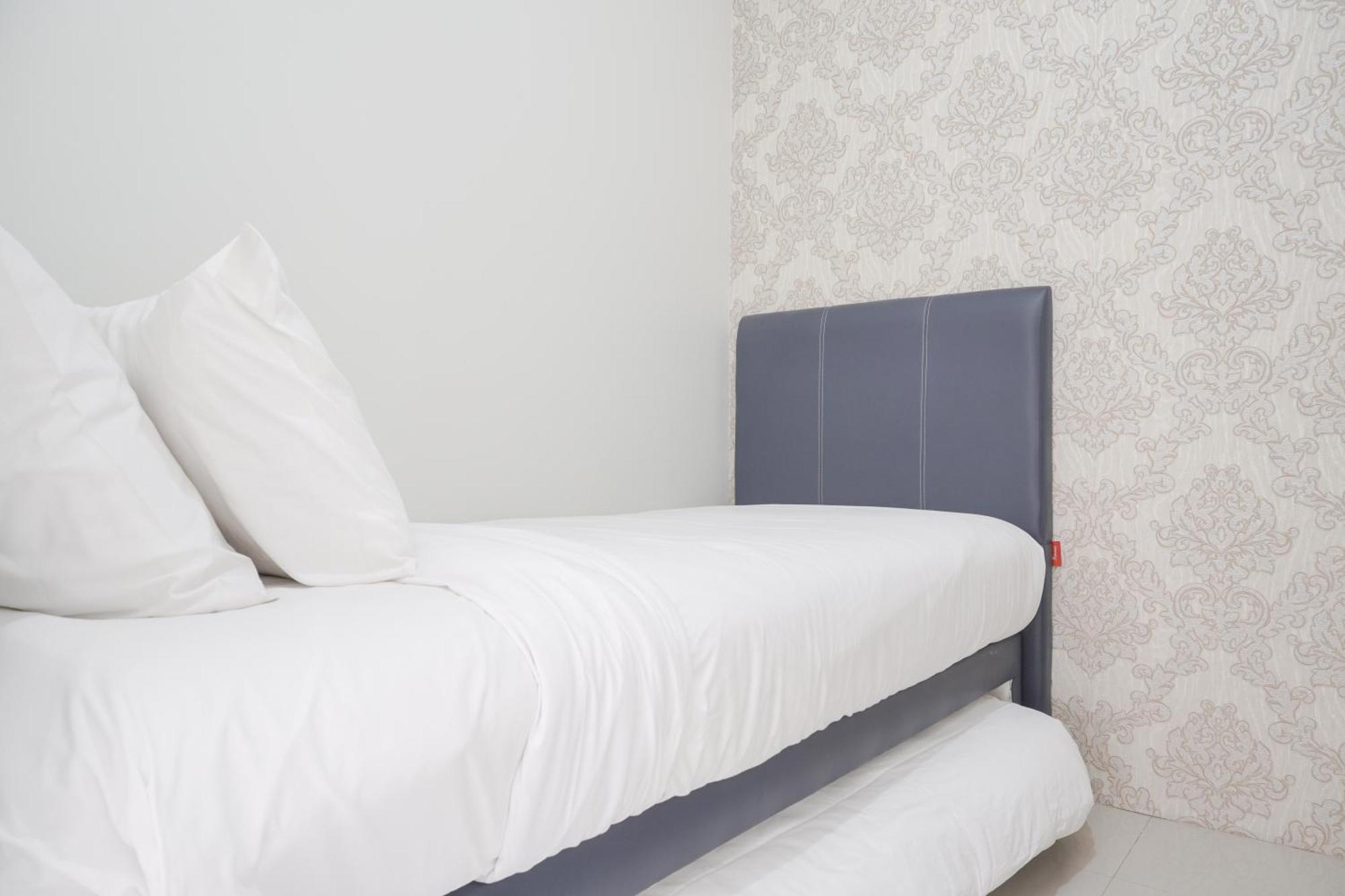 Cozy And Well Designed 2br At Pramuka By Travelio Apartemen *